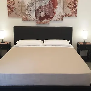 https://holiday-house-anita.sicilyhotelsitaly.net